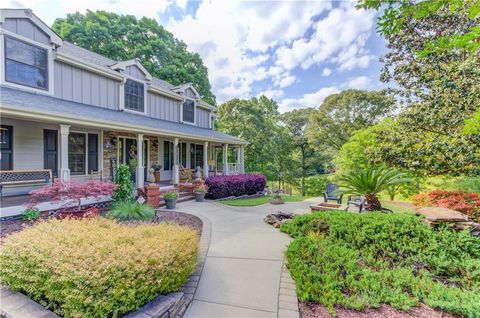 A home in Dacula