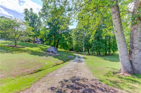 A home in Dacula