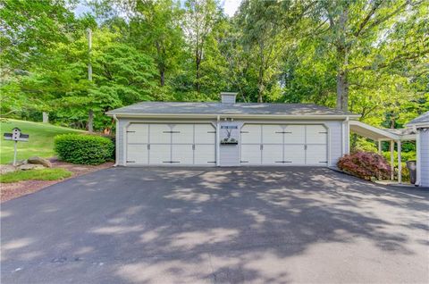 A home in Dacula