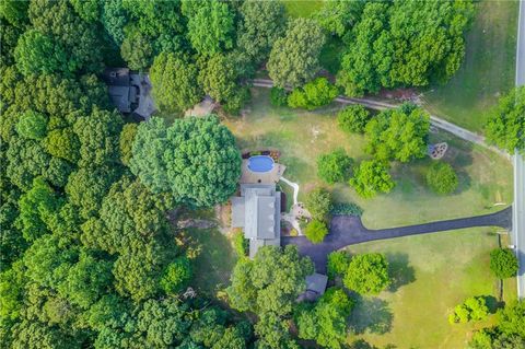 A home in Dacula