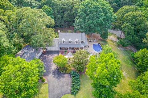 A home in Dacula