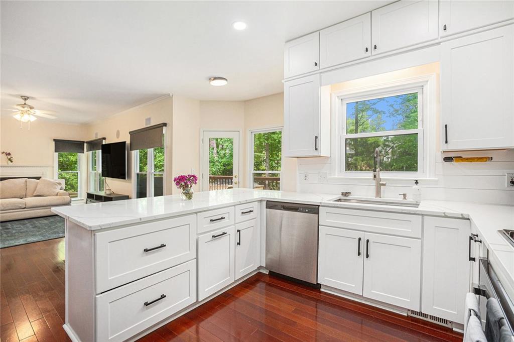 300 Wesfork Way, Suwanee, Georgia image 13