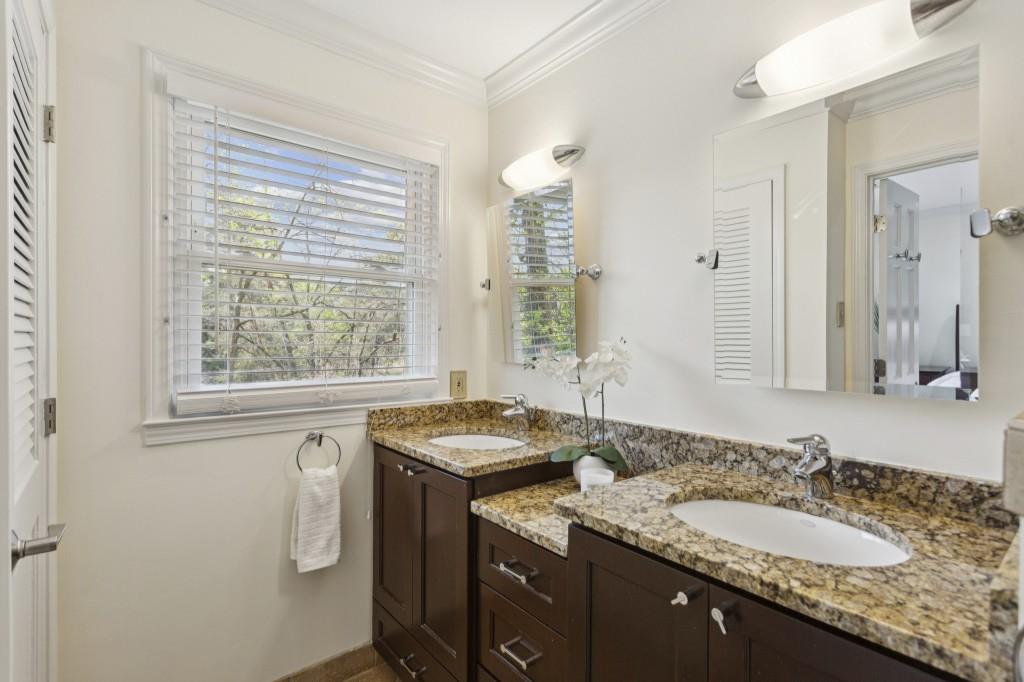 1151 Roxboro Cove NE