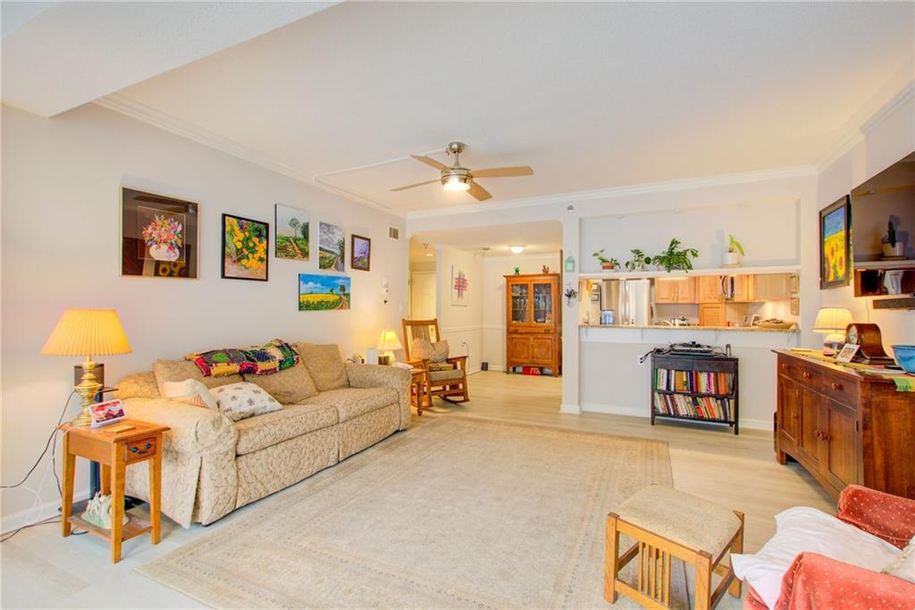 1800 Clairmont Lake 223