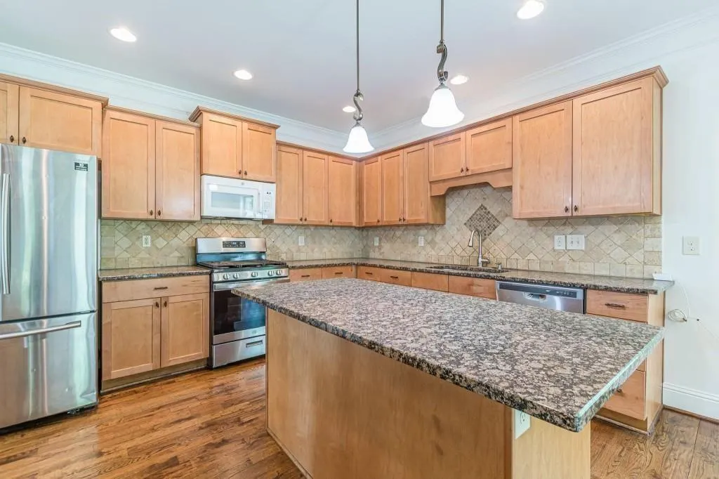 Atlanta, Georgia 30316, United States, 3 Bedrooms Bedrooms, ,4 BathroomsBathrooms,Residential,Active,202292