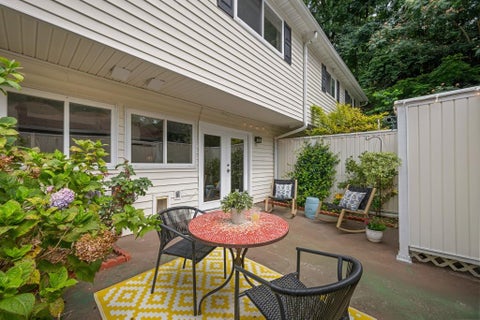 Condo For Sale - 7156 Stonington Drive<br/> Atlanta, GA 30328