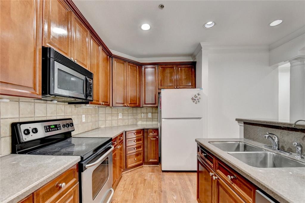 2202 Stratford Commons