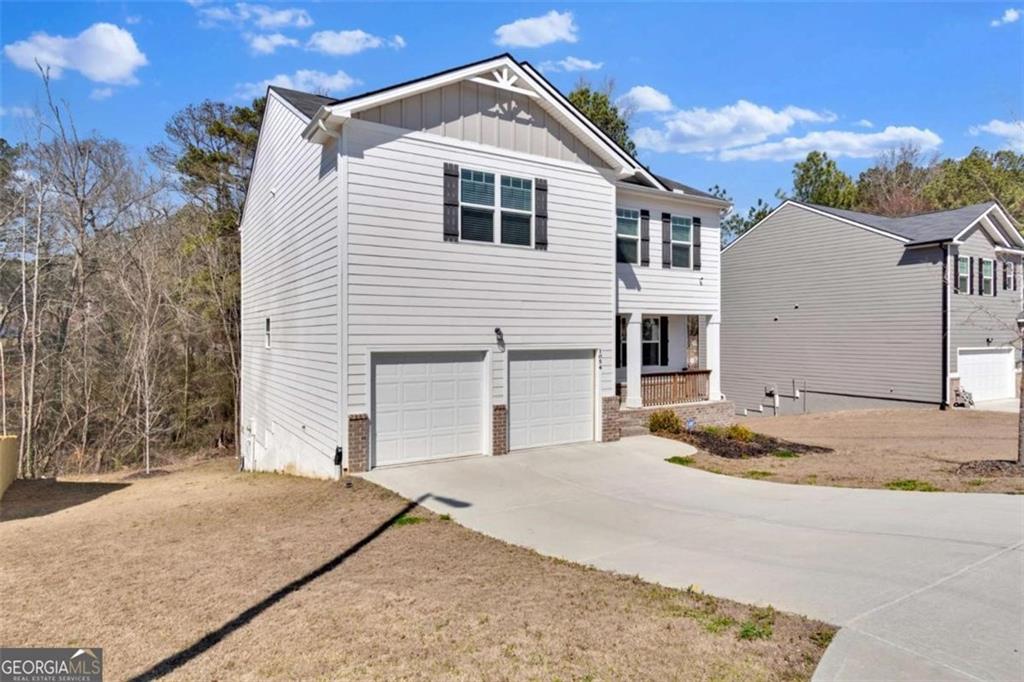1054 Mackets Court