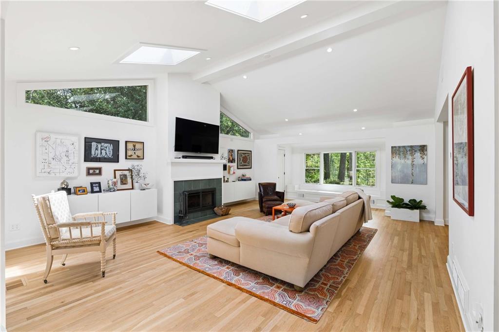 Atlanta, Georgia, 30307, United States, 4 Bedrooms Bedrooms, ,4 BathroomsBathrooms,Residential,Active,2037515