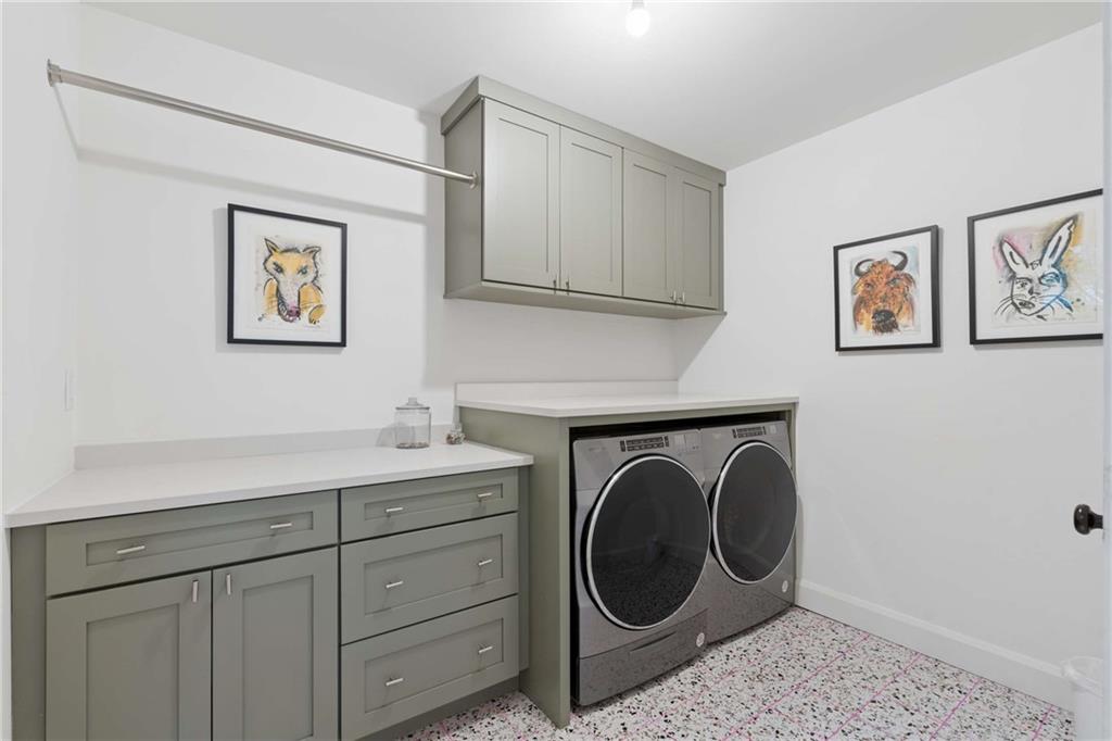 Atlanta, Georgia, 30307, United States, 4 Bedrooms Bedrooms, ,4 BathroomsBathrooms,Residential,Active,2037515