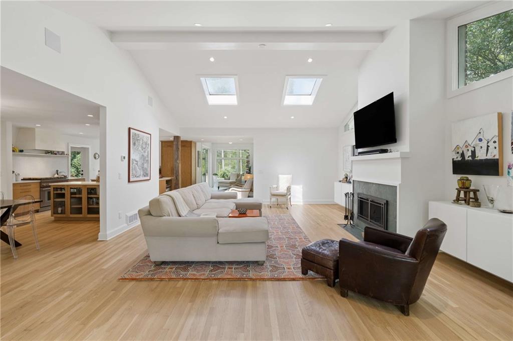 Atlanta, Georgia, 30307, United States, 4 Bedrooms Bedrooms, ,4 BathroomsBathrooms,Residential,Active,2037515