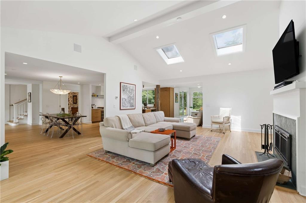 Atlanta, Georgia, 30307, United States, 4 Bedrooms Bedrooms, ,4 BathroomsBathrooms,Residential,Active,2037515