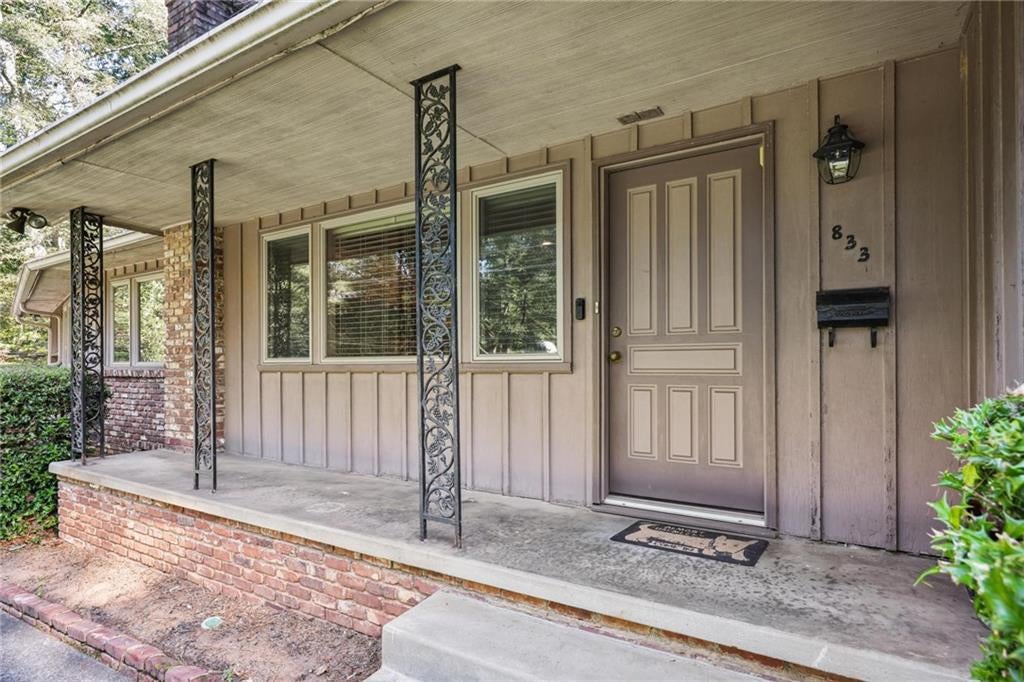 833 Pinetree Drive