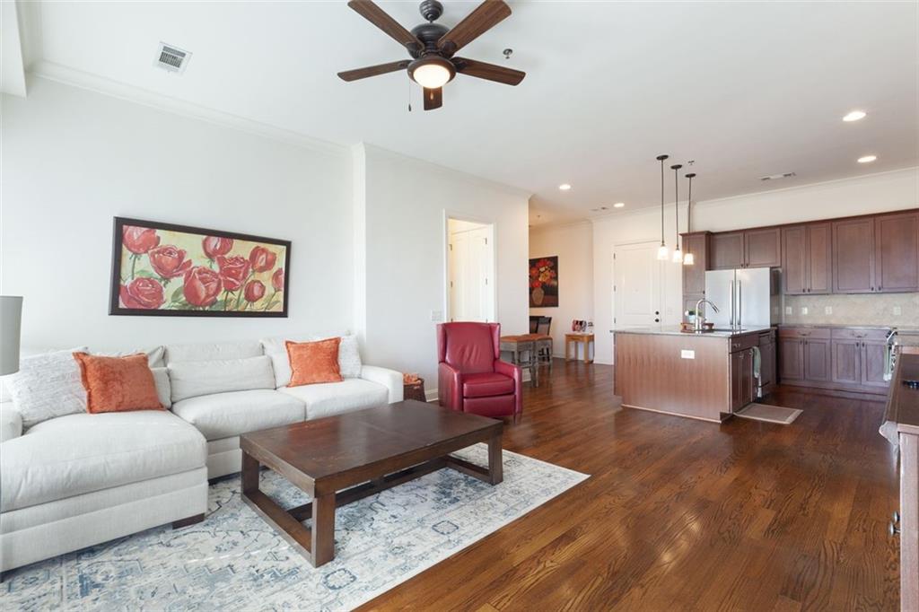 360 CHAMBERS Street 208