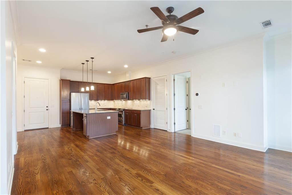 360 CHAMBERS Street 208