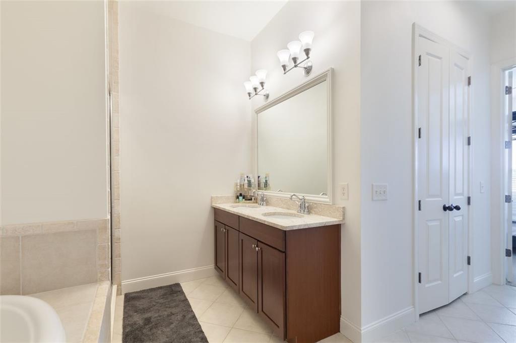 Woodstock Downtown - Residential