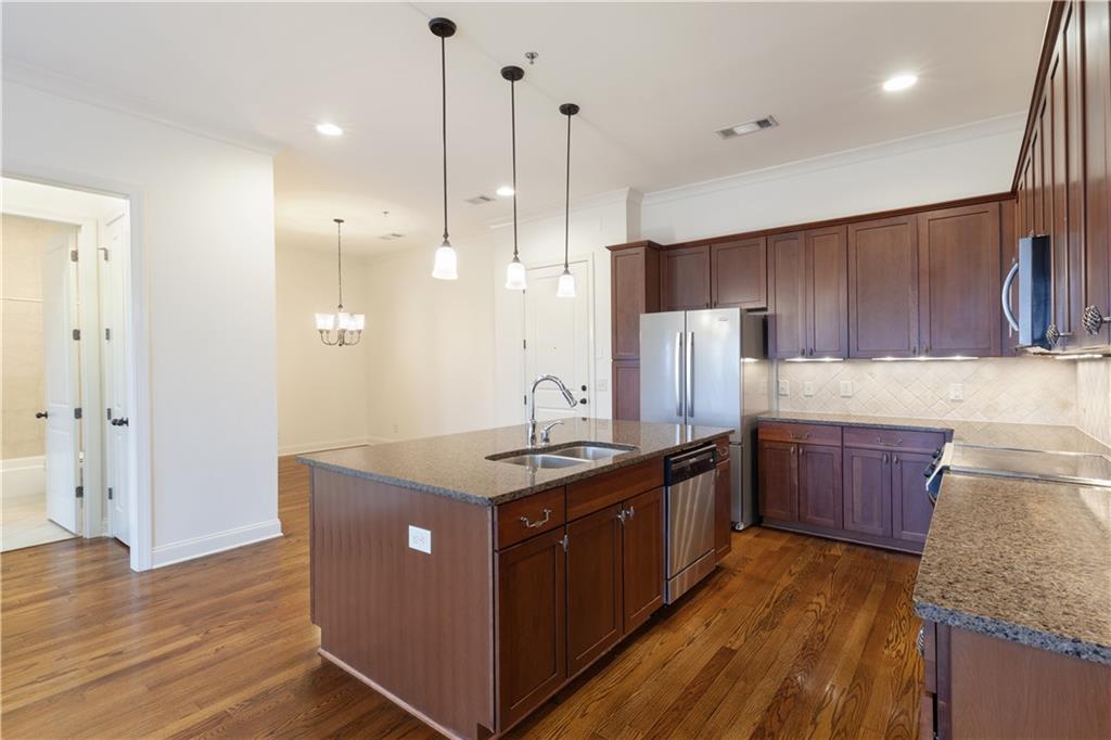 360 CHAMBERS Street 208