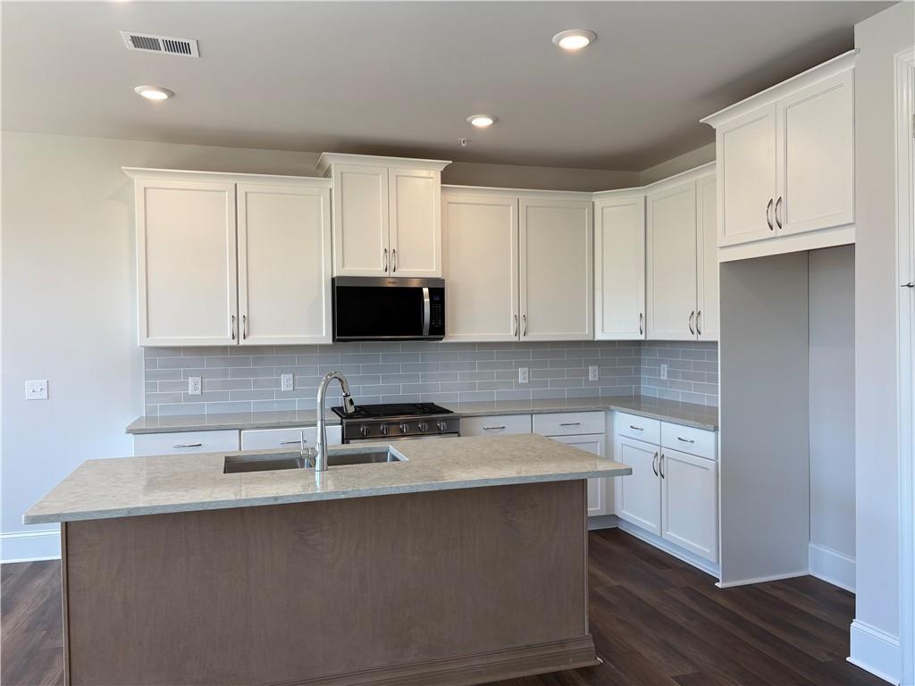 923 Crestmanor Drive