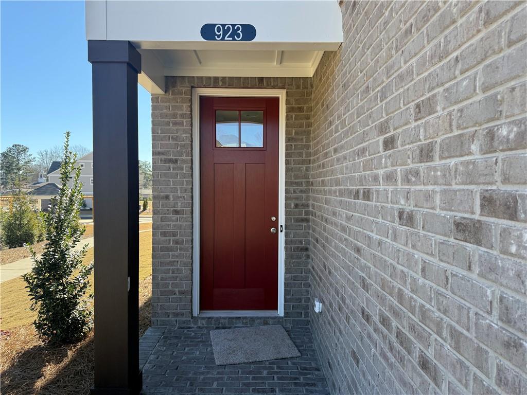 923 Crestmanor Drive