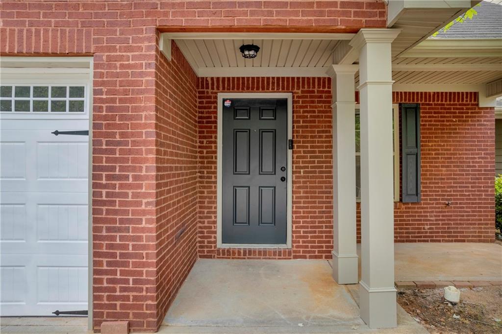 3042 Broadleaf Trail