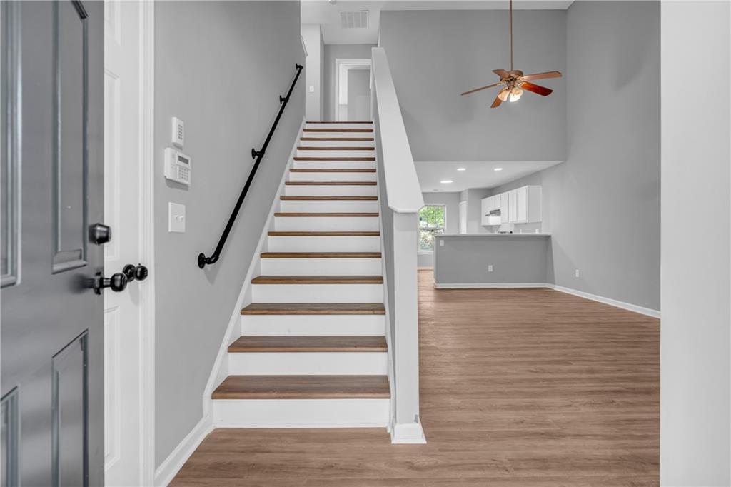 3042 Broadleaf Trail