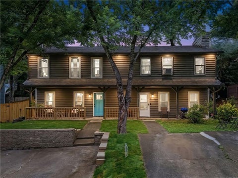 Townhouse For Sale - 4517 Coopers Creek Circle<br/> Smyrna, GA 30082