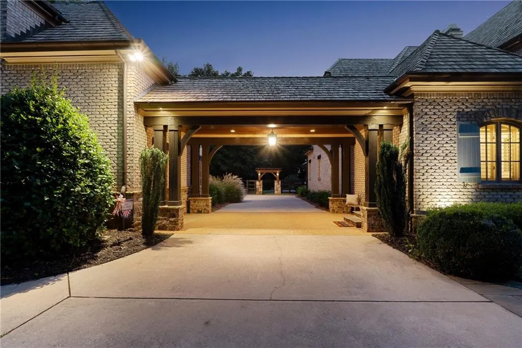 Ball Ground, Georgia 30107, United States, 5 Bedrooms Bedrooms, ,9 BathroomsBathrooms,Residential,Pending,43763