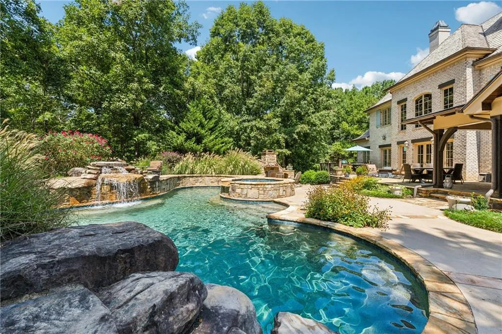 Ball Ground, Georgia 30107, United States, 5 Bedrooms Bedrooms, ,9 BathroomsBathrooms,Residential,Pending,43763