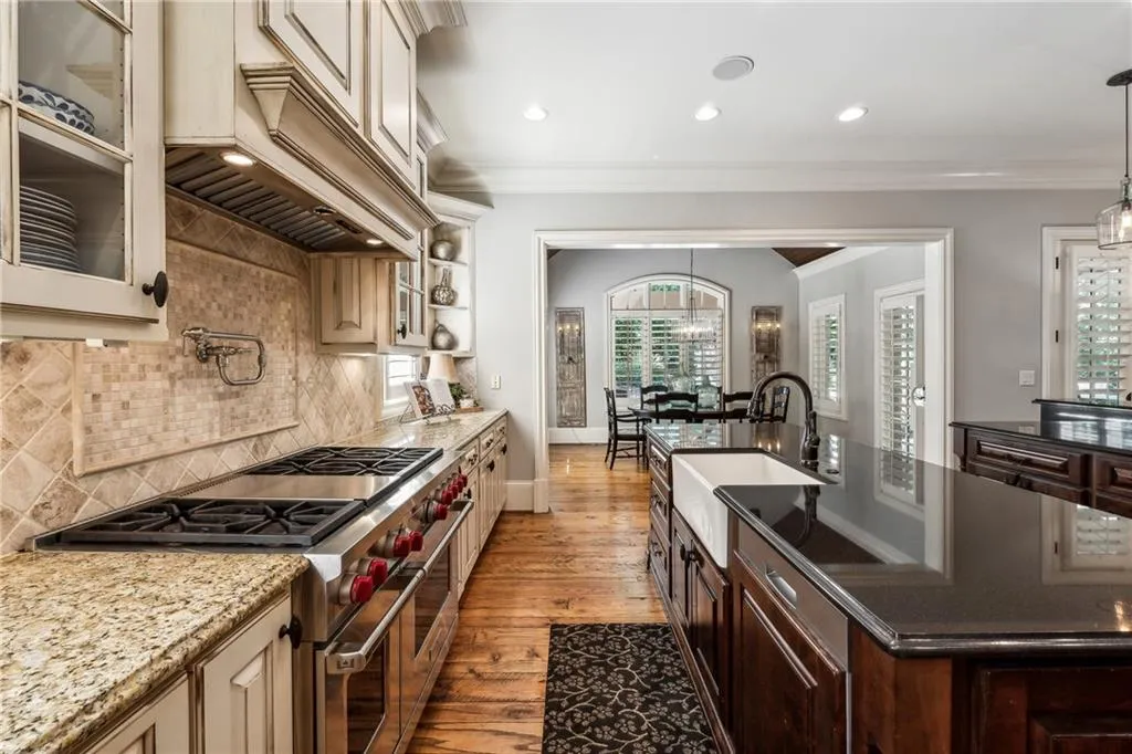 Ball Ground, Georgia 30107, United States, 5 Bedrooms Bedrooms, ,9 BathroomsBathrooms,Residential,Pending,43763