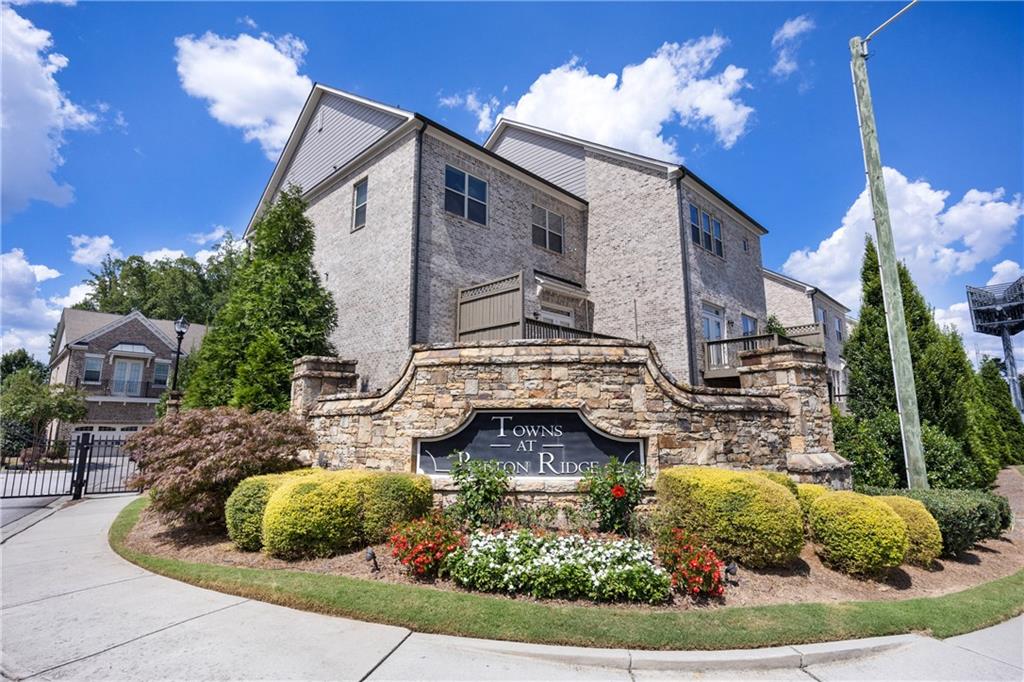 2790 Avington Lane SE