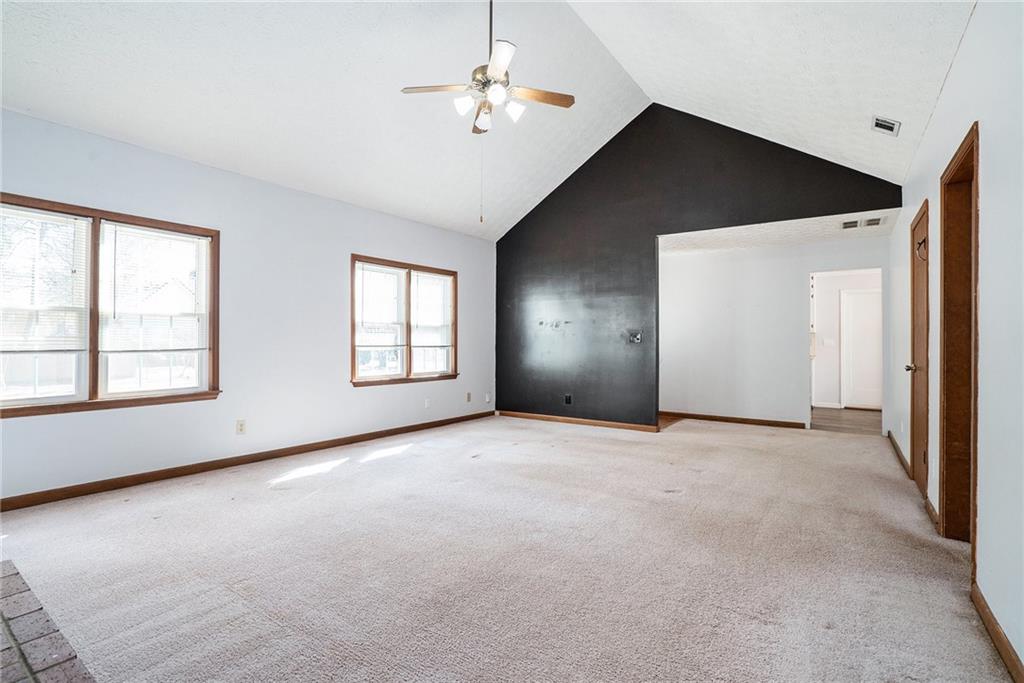 752 Fallowfield Drive, Loganville, Georgia image 4