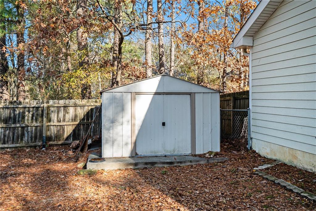752 Fallowfield Drive, Loganville, Georgia image 23