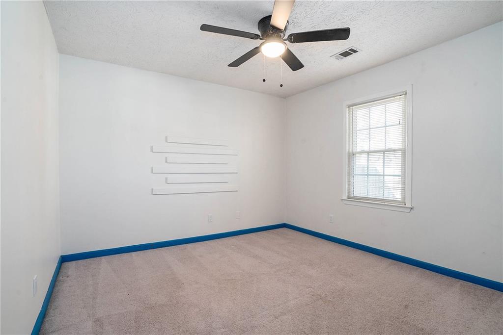 752 Fallowfield Drive, Loganville, Georgia image 13