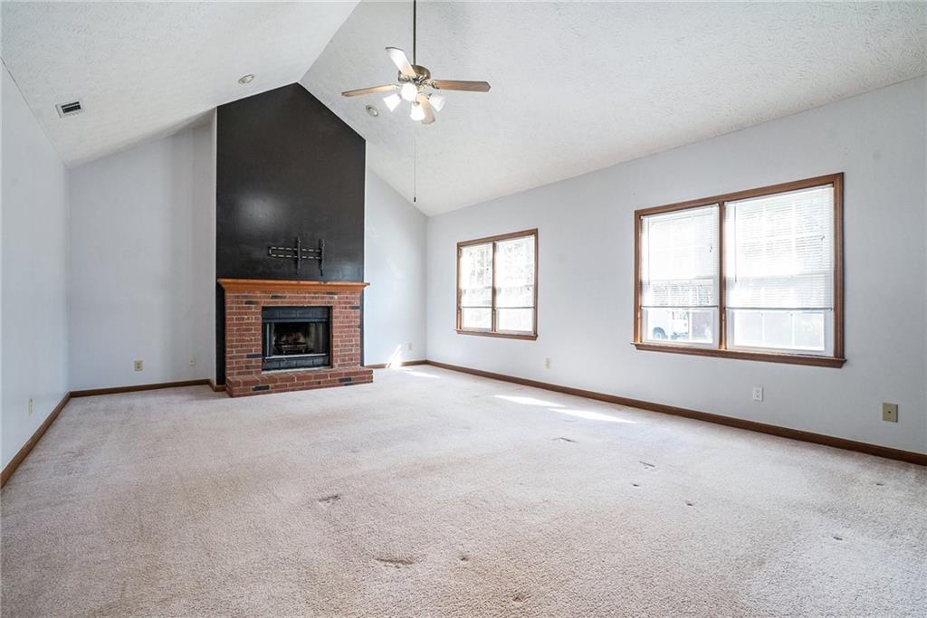752 Fallowfield Drive, Loganville, Georgia image 3