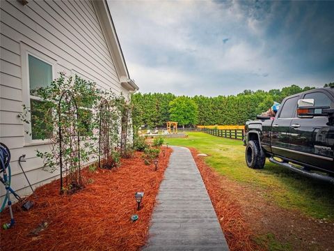 A home in Dawsonville