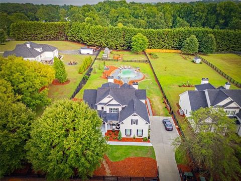 A home in Dawsonville