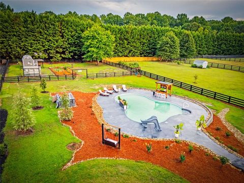 A home in Dawsonville