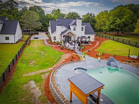 A home in Dawsonville