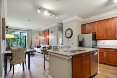 1055 Piedmont Avenue 204