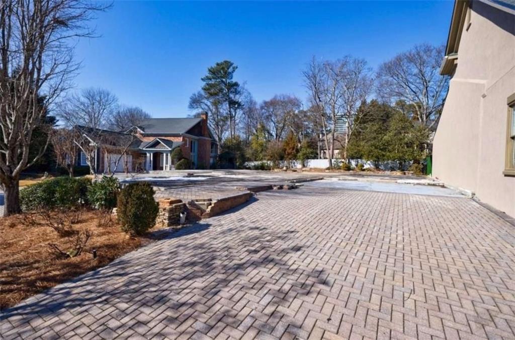 1014 Arbor Trace NE