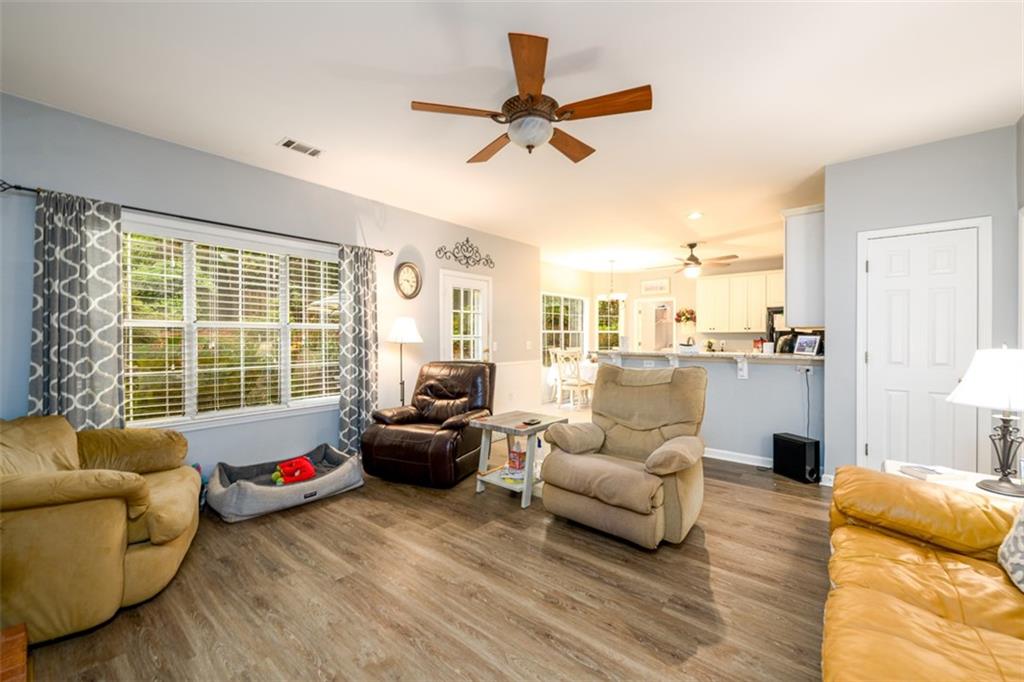 2759 Beddington Way, Suwanee, Georgia image 9
