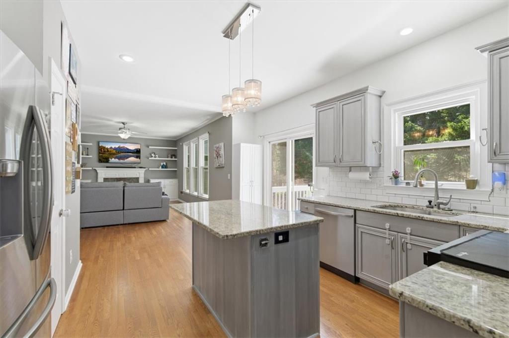 3083 Woodbridge Lane