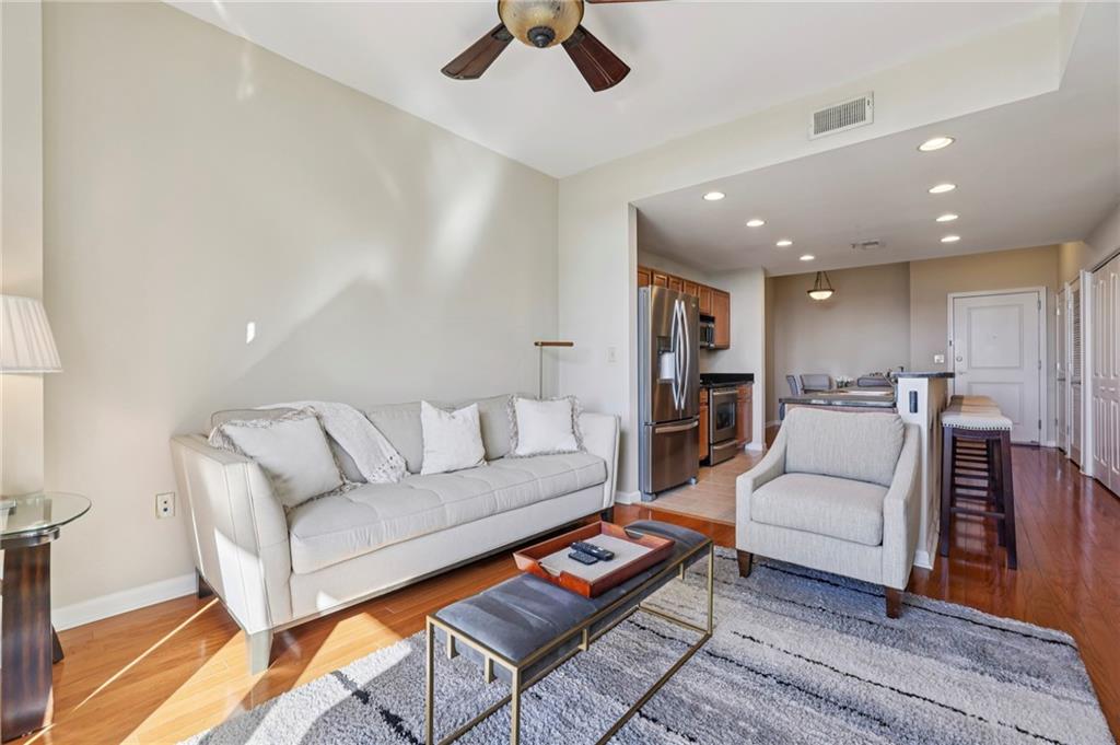 3040 Peachtree Road NW 606