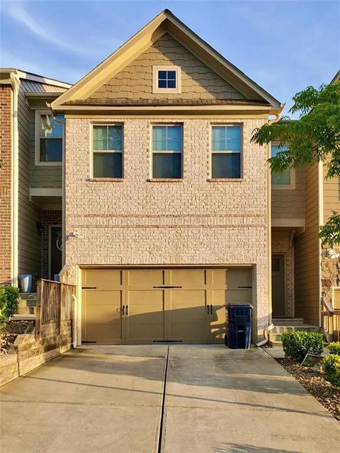 Townhouse For Rent - 1700 Paxton Drive<br/> Lilburn, GA 30047