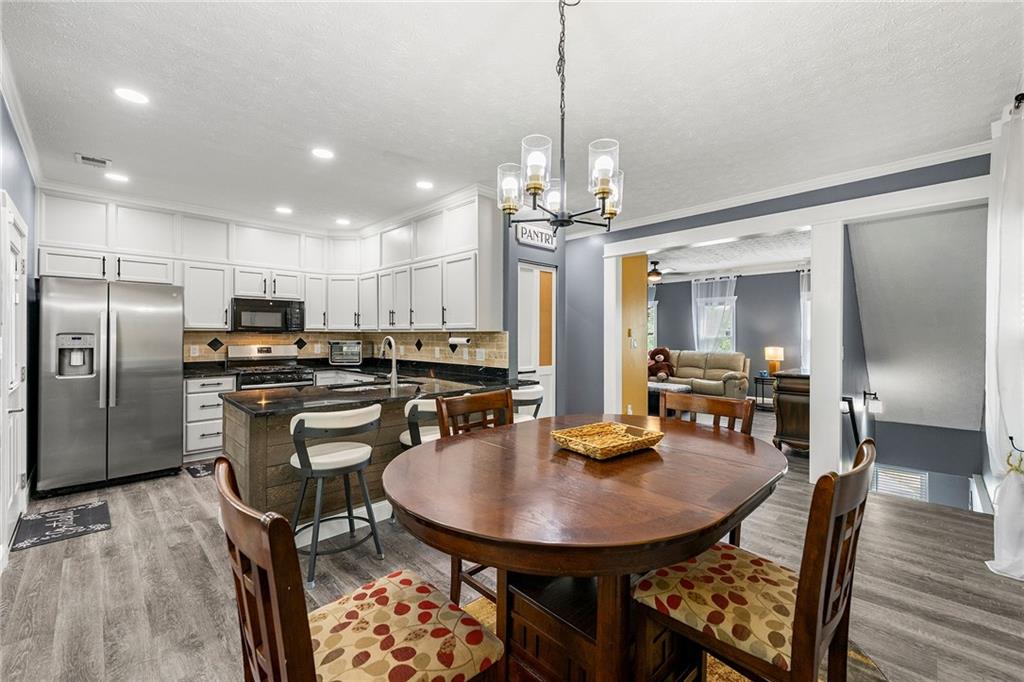 4306 Thorngate Lane, Acworth, Georgia image 6