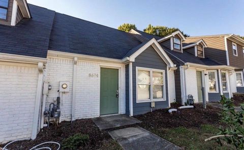 Townhouse For Sale - 8674 Ashley Way<br/> Douglasville, GA 30134