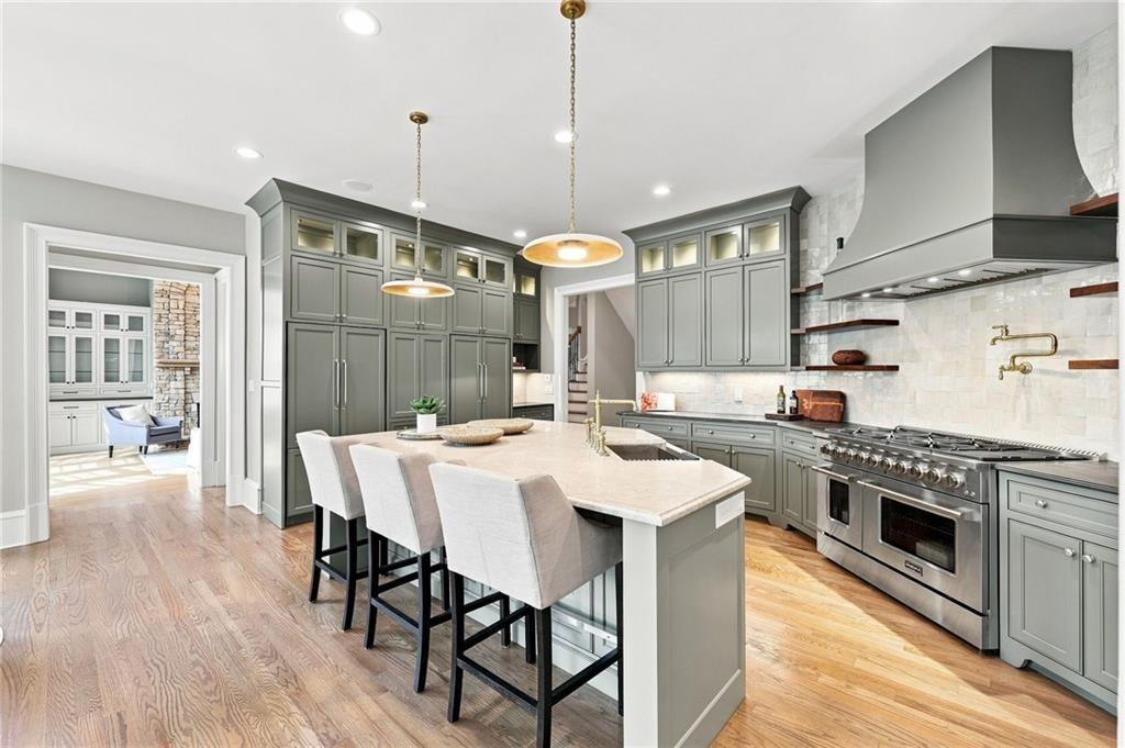 6756 Hedge Row Lane