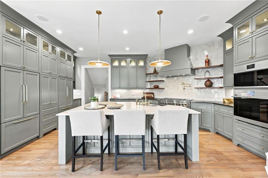 6756 Hedge Row Lane