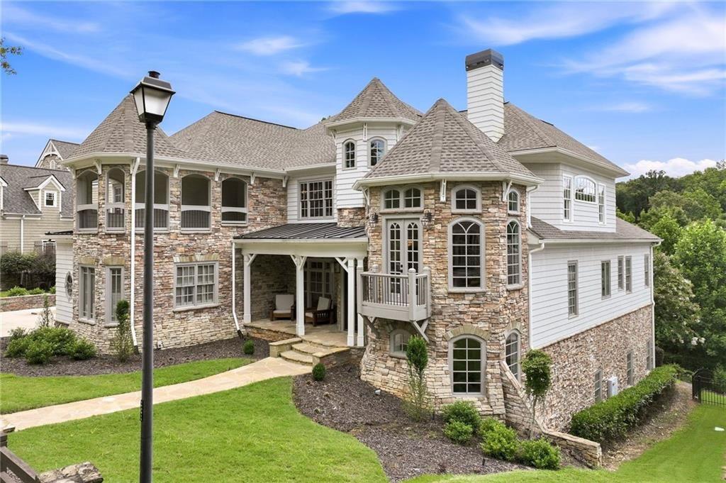 6756 Hedge Row Lane