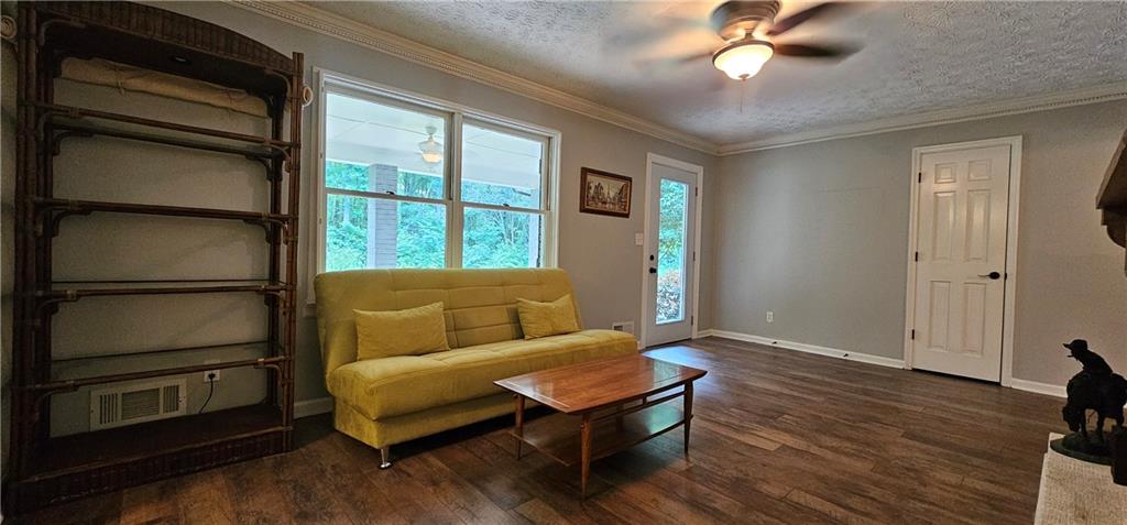 1541 Highway 81 W